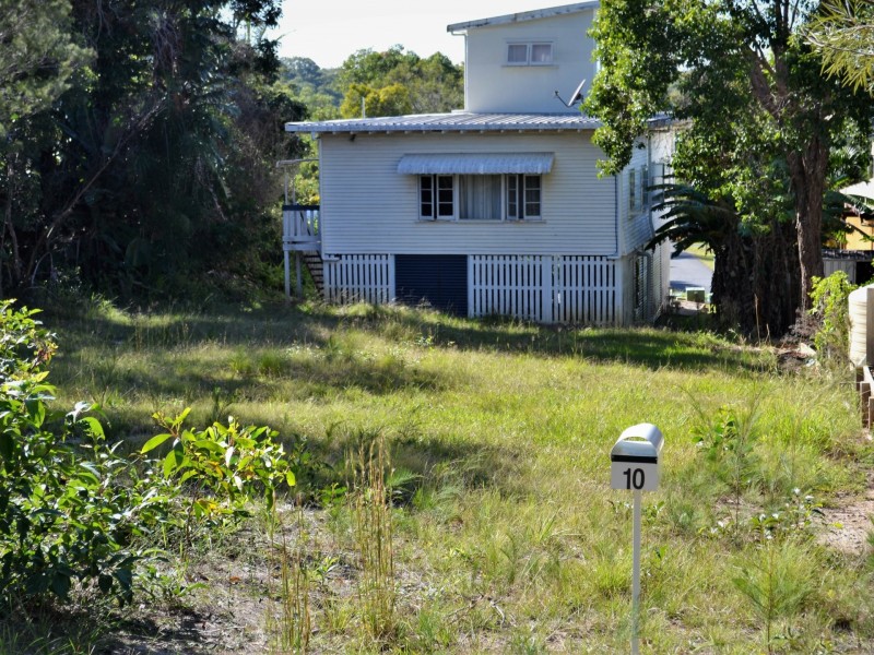 10 Ashton Street, Macleay Island QLD 4184