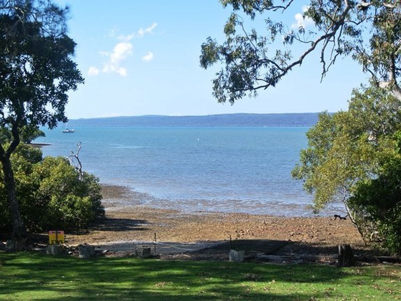 19 Jan Street, Macleay Island QLD 4184