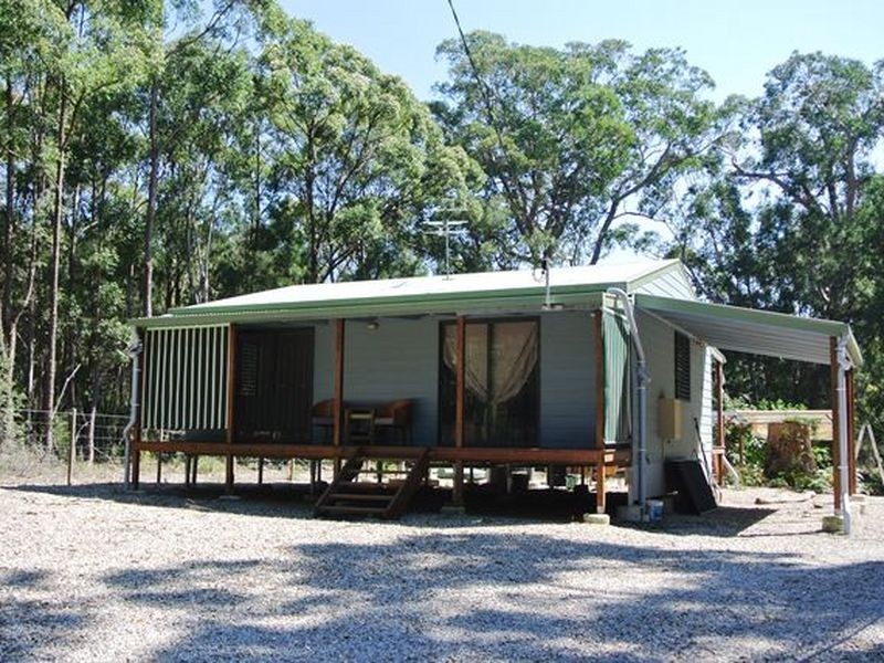 1 Noondoo Street, Macleay Island QLD 4184