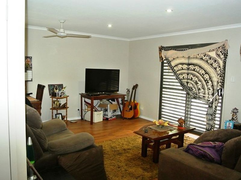 1 Noondoo Street, Macleay Island QLD 4184