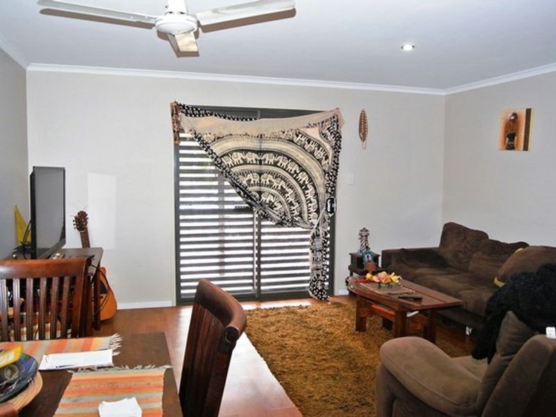 1 Noondoo Street, Macleay Island QLD 4184