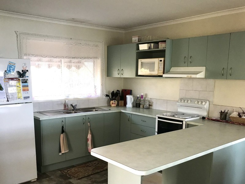 77 Beelong Street, Macleay Island QLD 4184