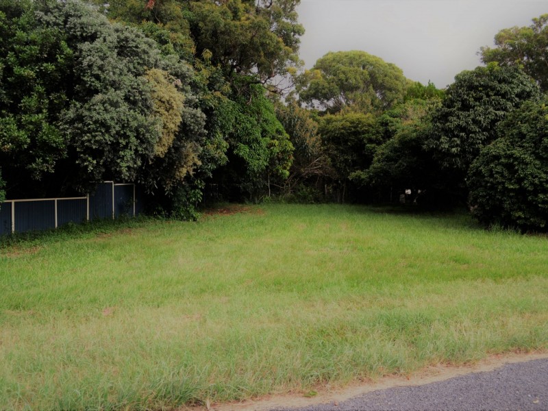 9 Alexander Street, Macleay Island QLD 4184