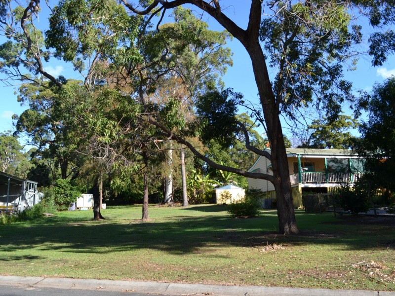 16 Wharf Street, Macleay Island QLD 4184