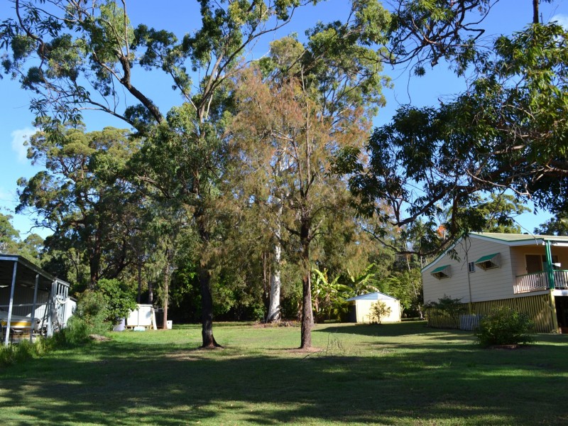 16 Wharf Street, Macleay Island QLD 4184