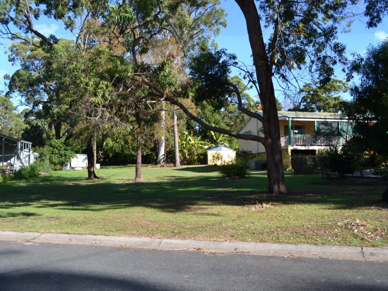 16 Wharf Street, Macleay Island QLD 4184