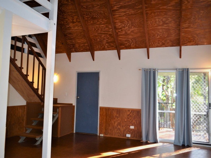 10 Coast Road, Macleay Island QLD 4184