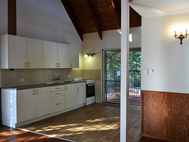 10 Coast Road, Macleay Island QLD 4184