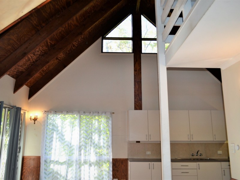 10 Coast Road, Macleay Island QLD 4184