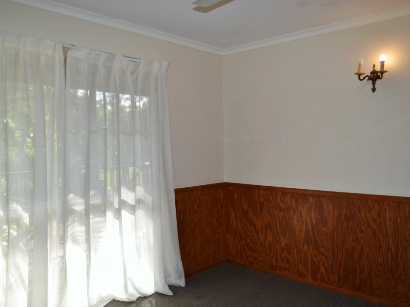 10 Coast Road, Macleay Island QLD 4184