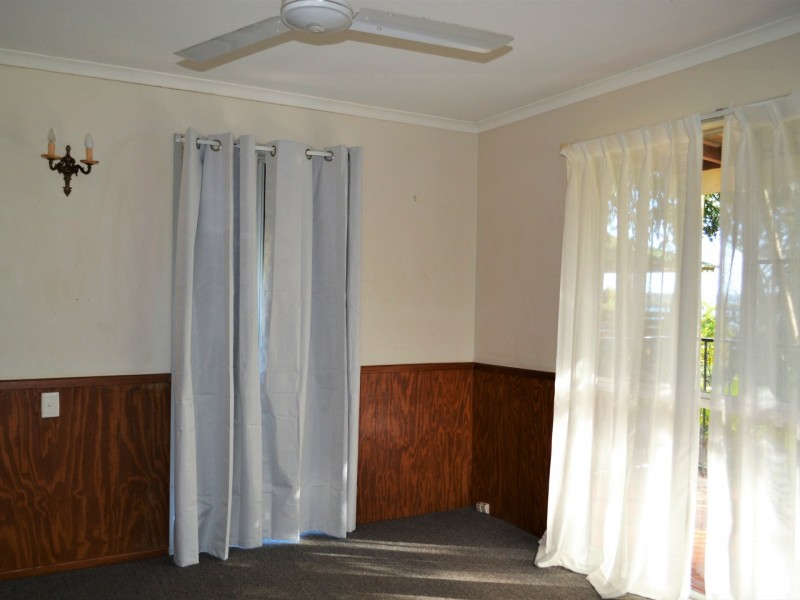 10 Coast Road, Macleay Island QLD 4184