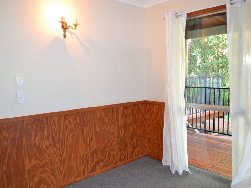 10 Coast Road, Macleay Island QLD 4184