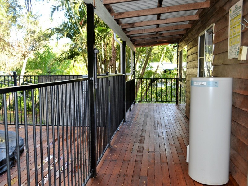 10 Coast Road, Macleay Island QLD 4184