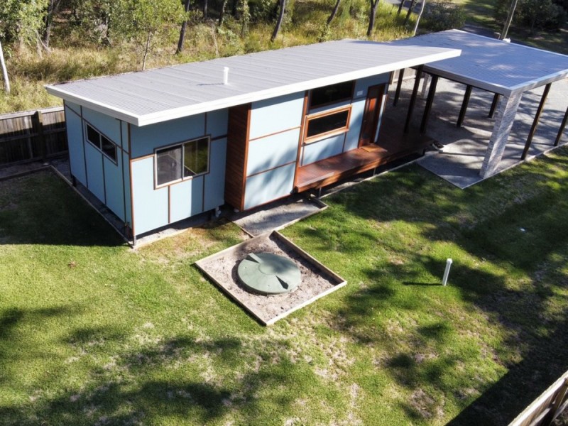 8 Dinjerra Street, Macleay Island QLD 4184