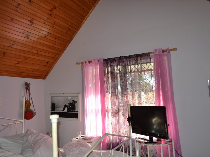 23 Hamilton Parade, Macleay Island QLD 4184