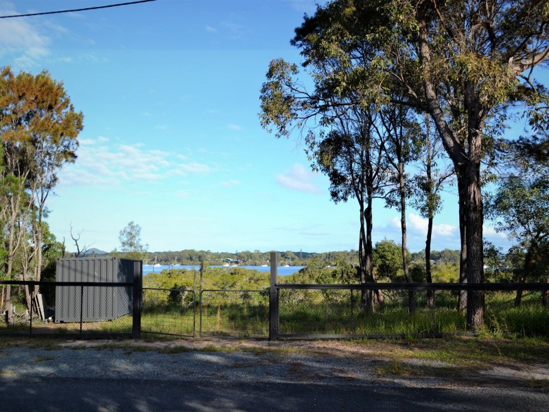 1 Cluan Street, Macleay Island QLD 4184