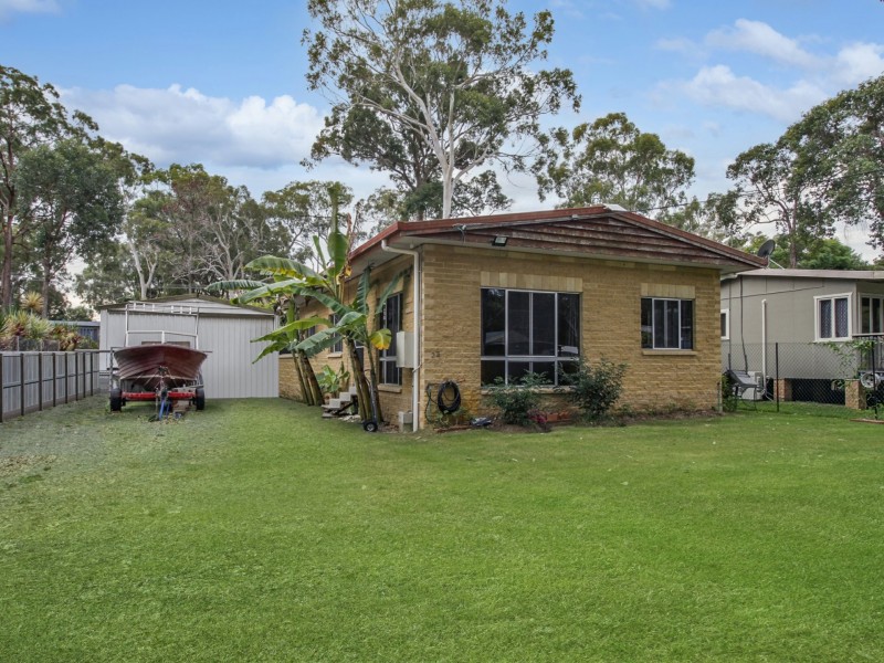 23 Panaroo Street, Macleay Island QLD 4184