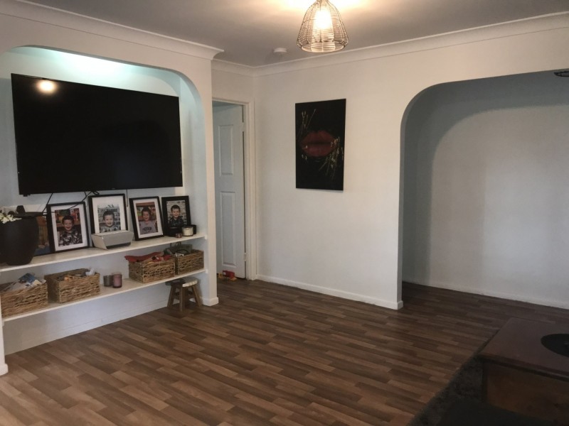 10 Curlew Street, Macleay Island QLD 4184