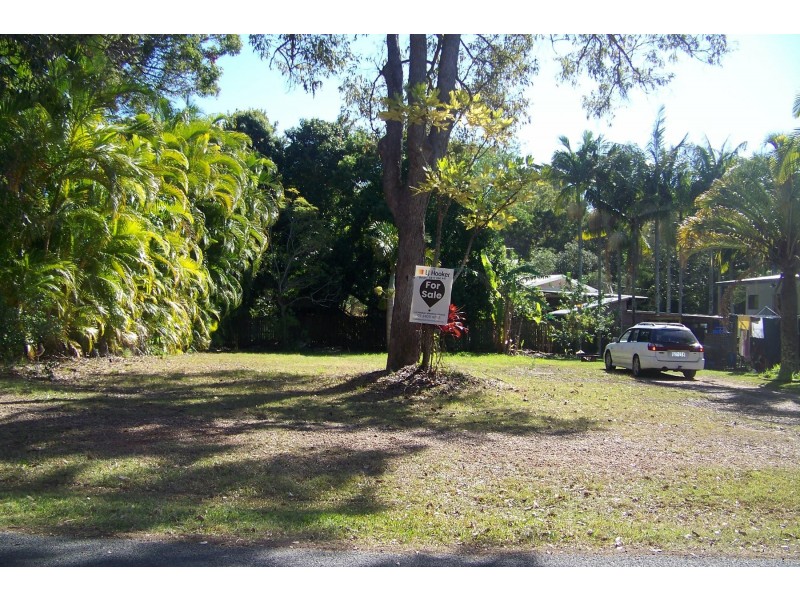 14 Peace st, Lamb Island QLD 4184