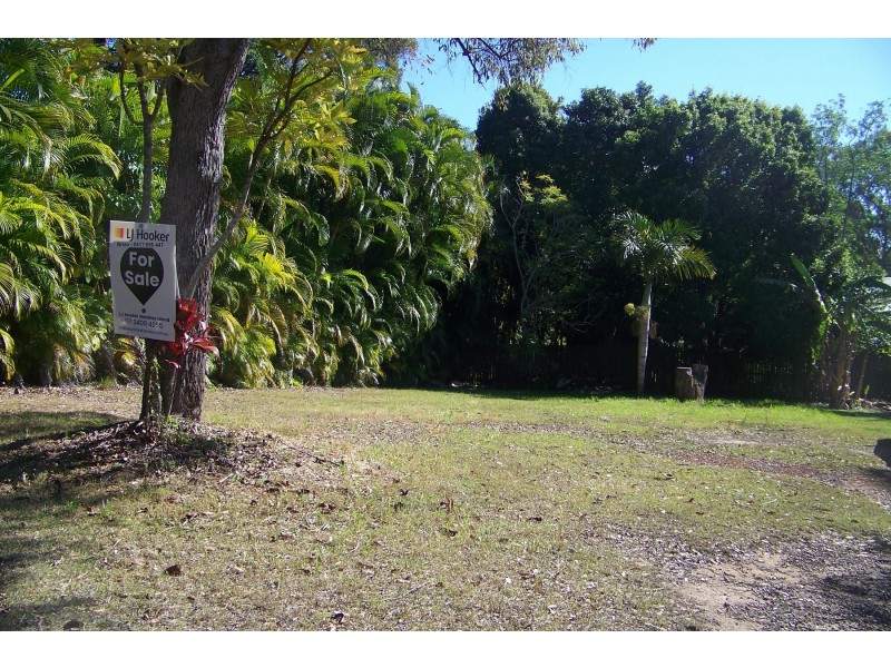 14 Peace st, Lamb Island QLD 4184