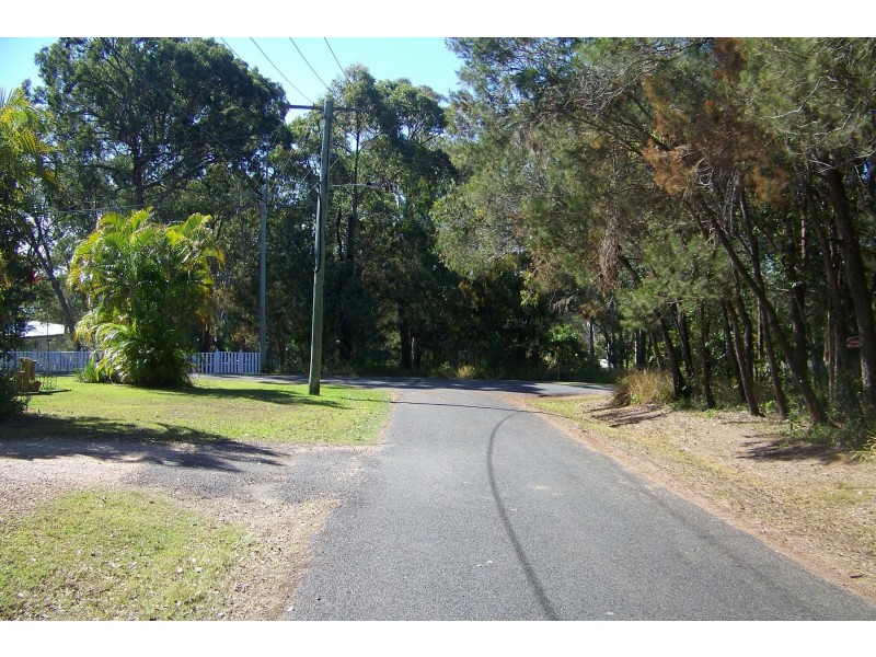 14 Peace st, Lamb Island QLD 4184