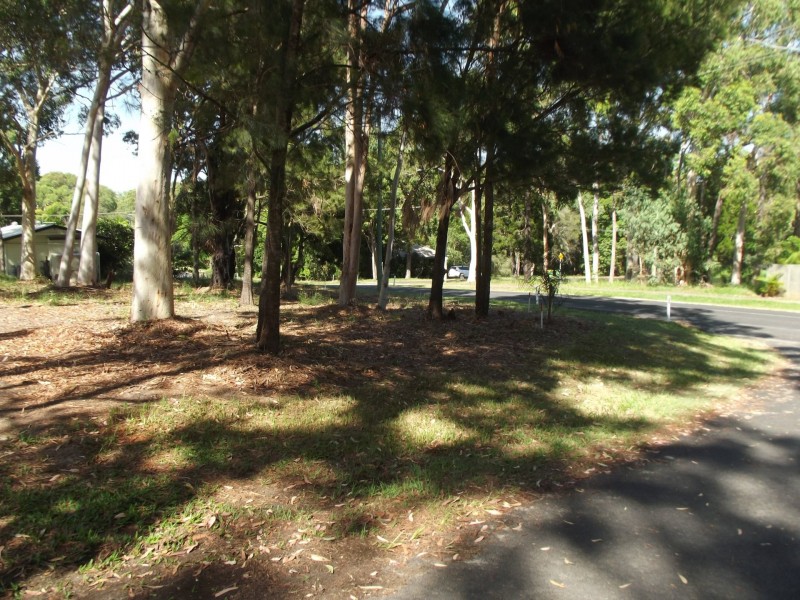 2 Baracoota Street, Macleay Island QLD 4184