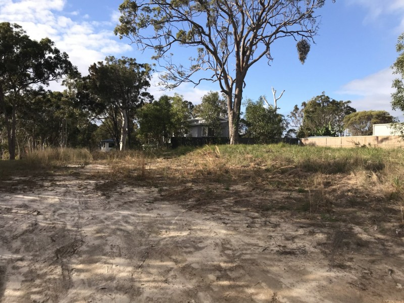 17 Leanne Street, Macleay Island QLD 4184