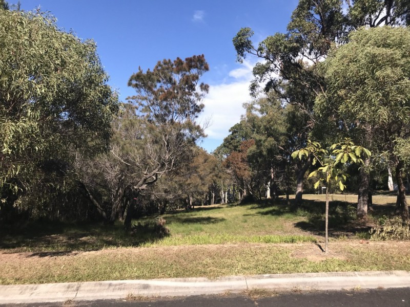 44 Eastbourne Tce, Macleay Island QLD 4184