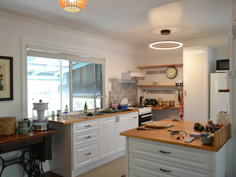 2-4 Panaroo Street, Macleay Island QLD 4184