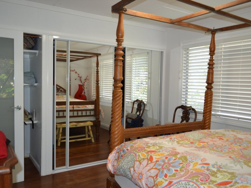 2-4 Panaroo Street, Macleay Island QLD 4184