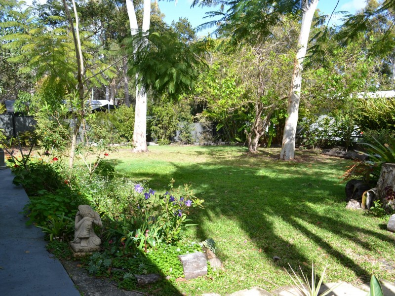 2-4 Panaroo Street, Macleay Island QLD 4184