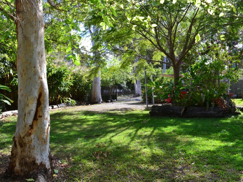 2-4 Panaroo Street, Macleay Island QLD 4184
