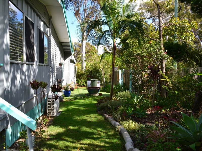 2-4 Panaroo Street, Macleay Island QLD 4184