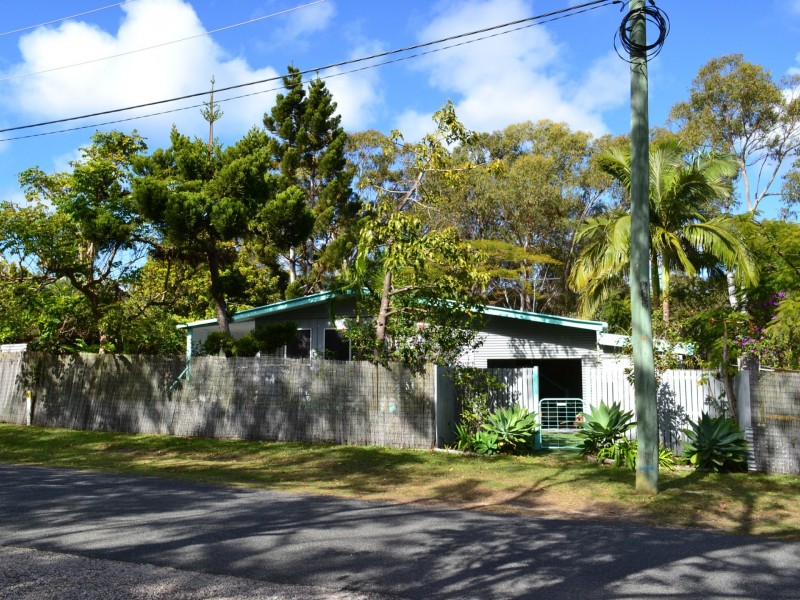 2-4 Panaroo Street, Macleay Island QLD 4184