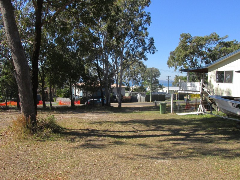 5 Alkira Street, Macleay Island QLD 4184