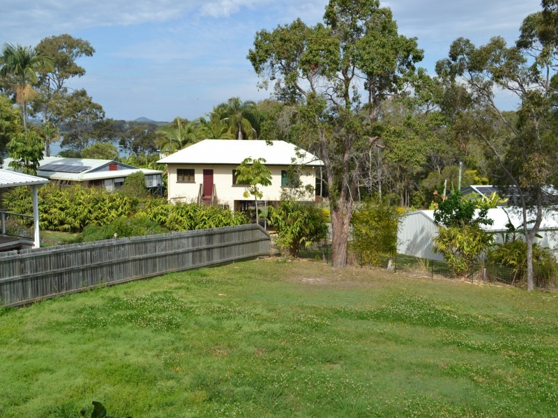 58 Eastbourne Terrace, Macleay Island QLD 4184