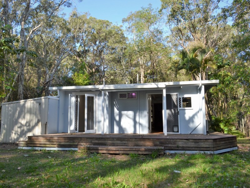 90 Charles Terrace, Macleay Island QLD 4184