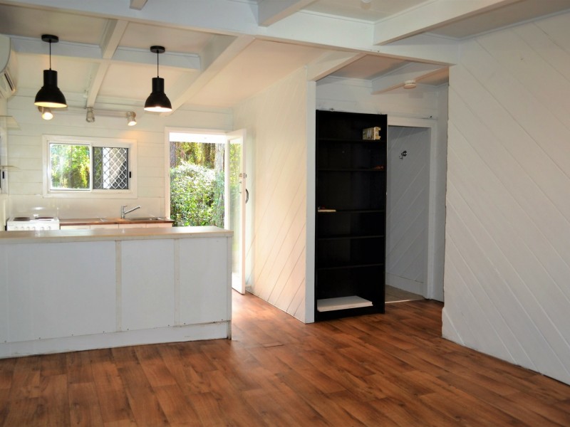 90 Charles Terrace, Macleay Island QLD 4184