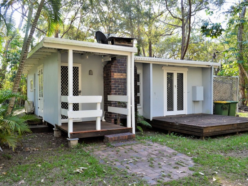 90 Charles Terrace, Macleay Island QLD 4184
