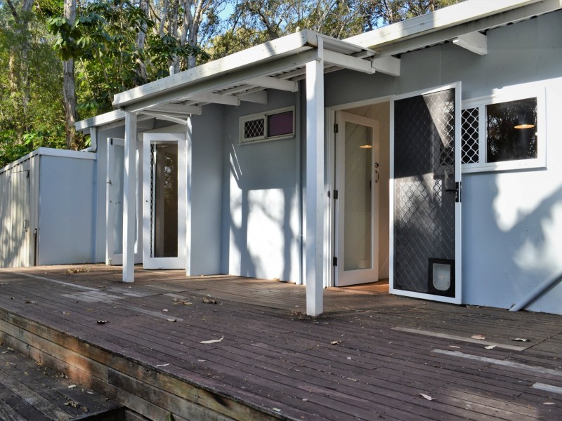 90 Charles Terrace, Macleay Island QLD 4184