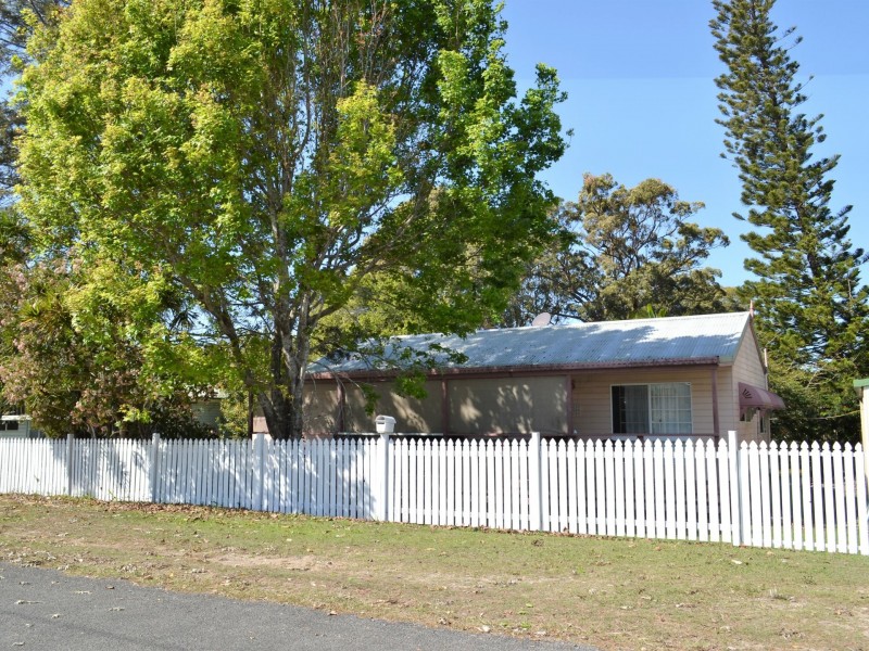 14 Udara Drive, Macleay Island QLD 4184