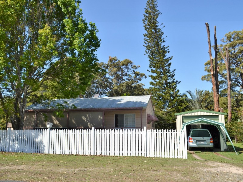 14 Udara Drive, Macleay Island QLD 4184