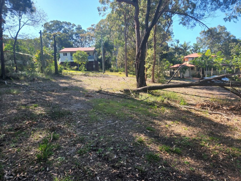 22 Baracoota Street, Macleay Island QLD 4184