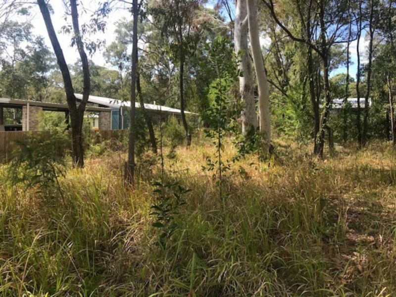 6 Dinjerra Street, Macleay Island QLD 4184