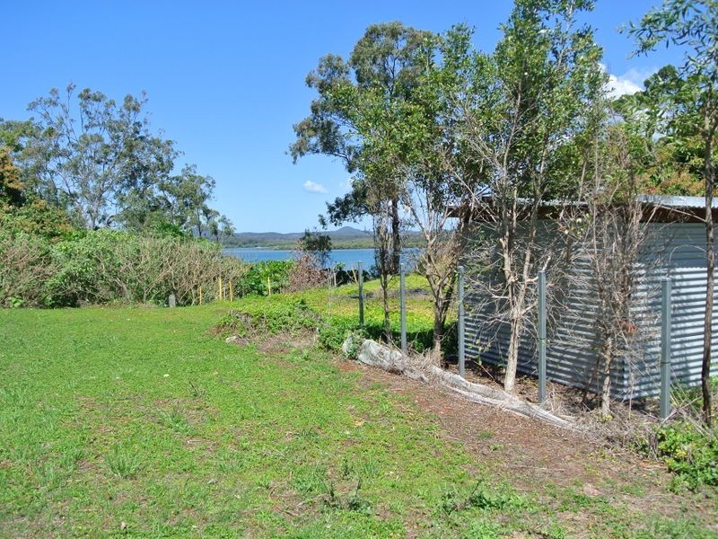 30 Tina Avenue, Lamb Island QLD 4184