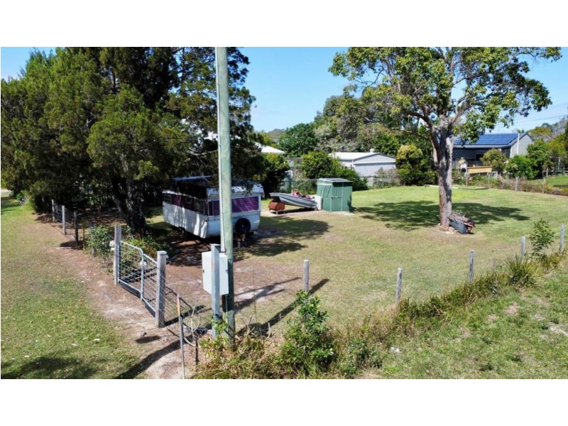 64 Francis Road, Macleay Island QLD 4184