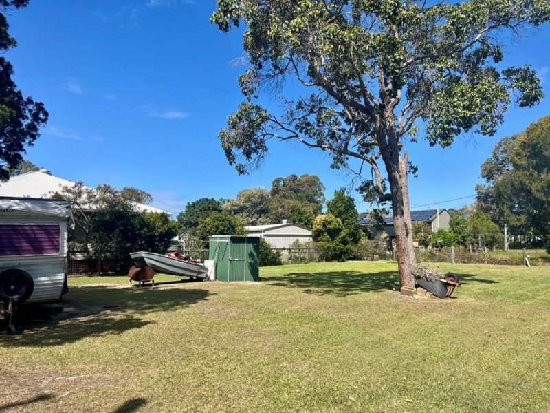 64 Francis Road, Macleay Island QLD 4184