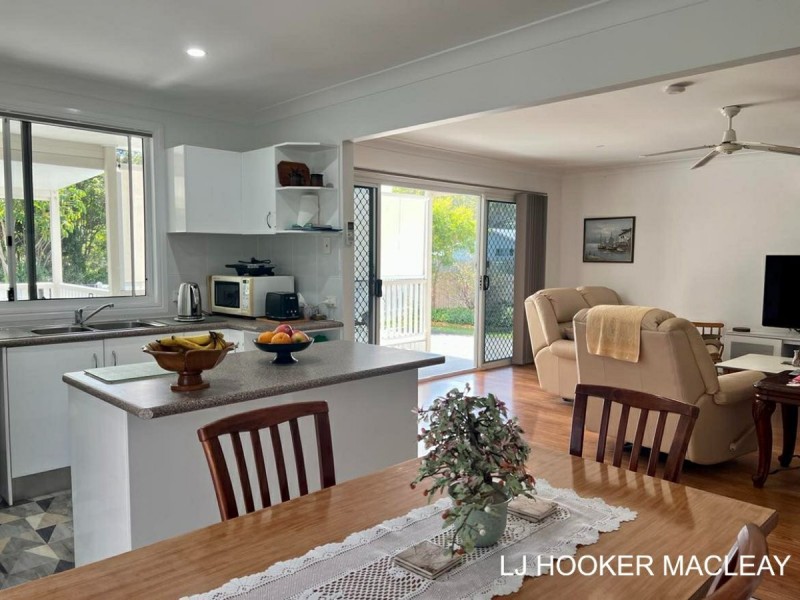 10 Dalpura Street, Macleay Island QLD 4184