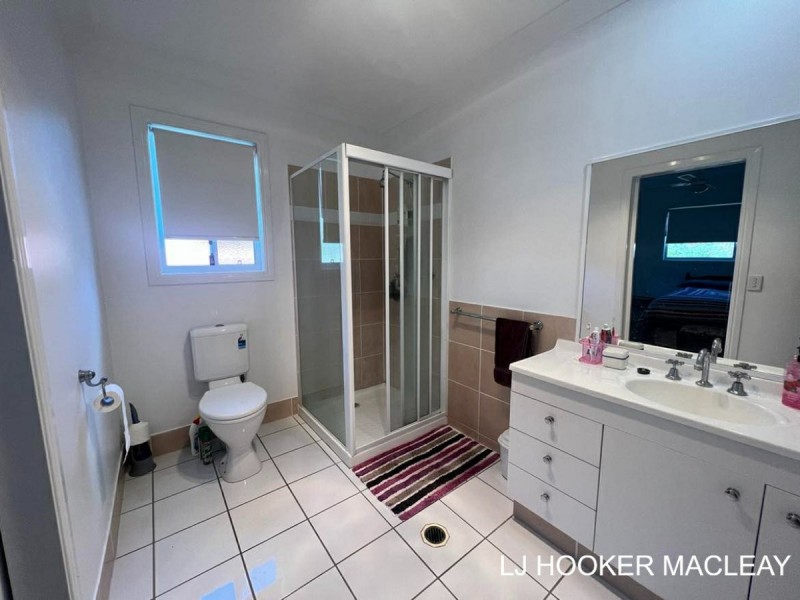 10 Dalpura Street, Macleay Island QLD 4184