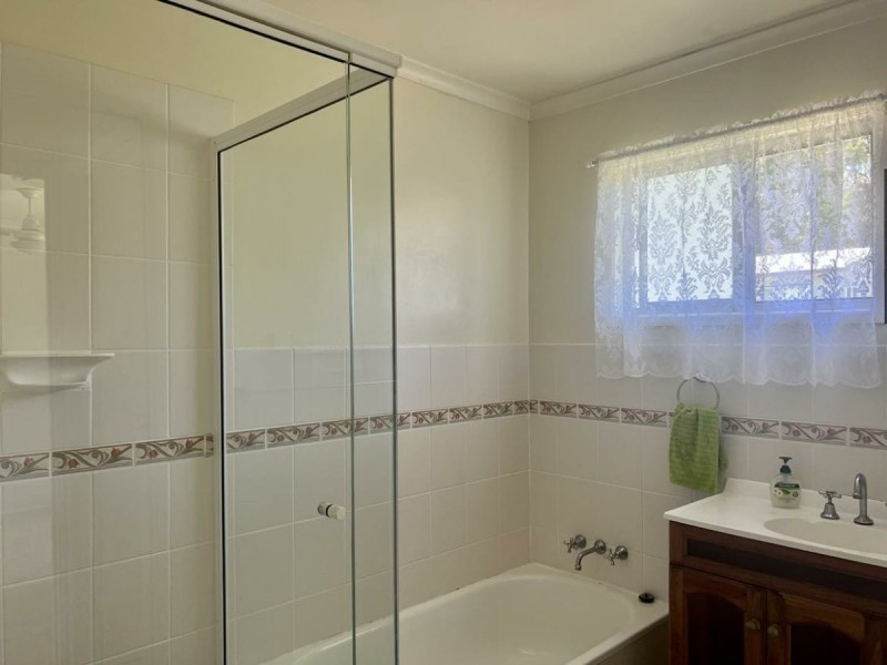 4 Brolga Street, Macleay Island QLD 4184